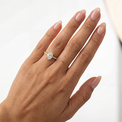 Éternité Oval Ring